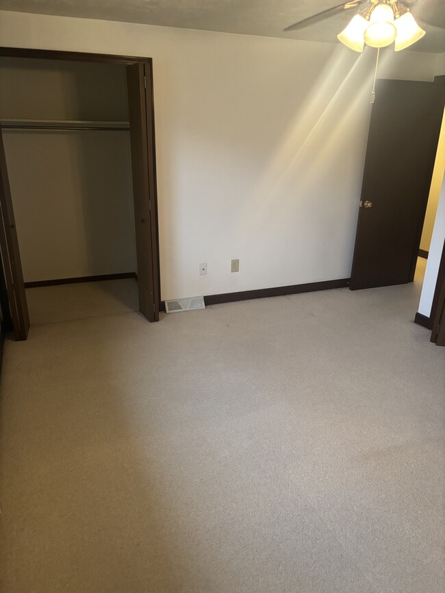 Building Photo - 2960 Thackeray Ave NW