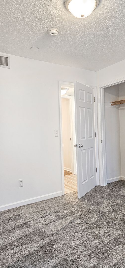 Building Photo - 1542 Diuguid Dr