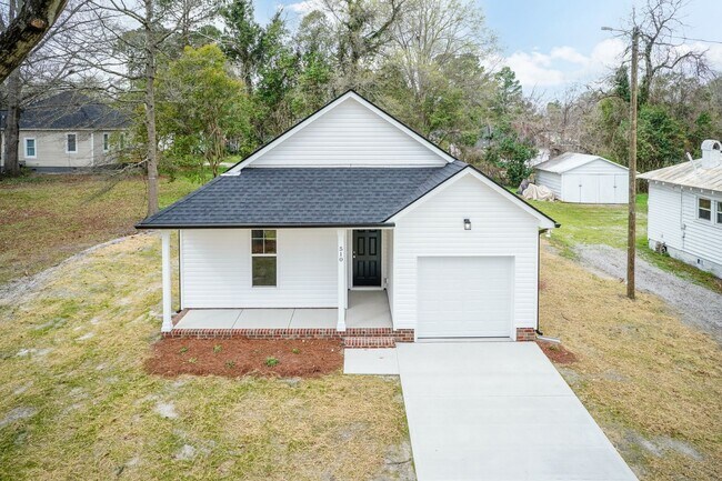 Building Photo - NEW Construction Three Bedroom Home