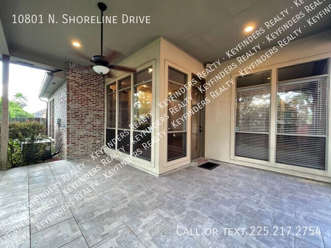 Building Photo - 10801 N Shoreline Ave
