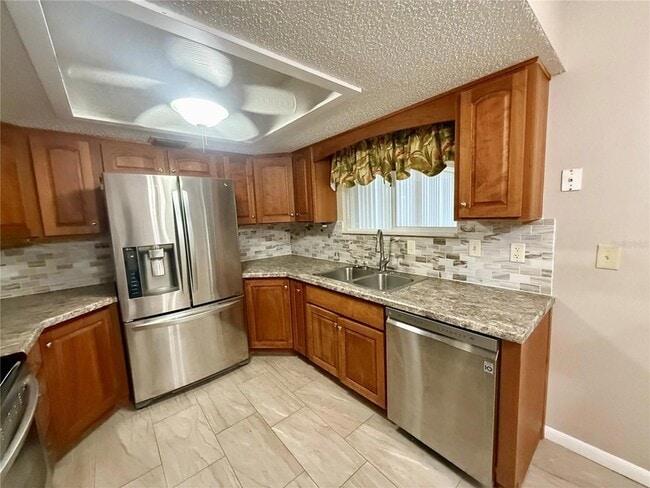 Building Photo - 10948 SW 83rd Ave