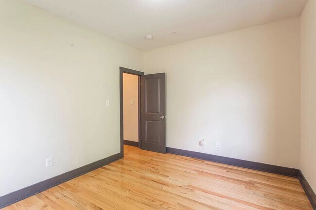 Building Photo - 1826 W Norris St