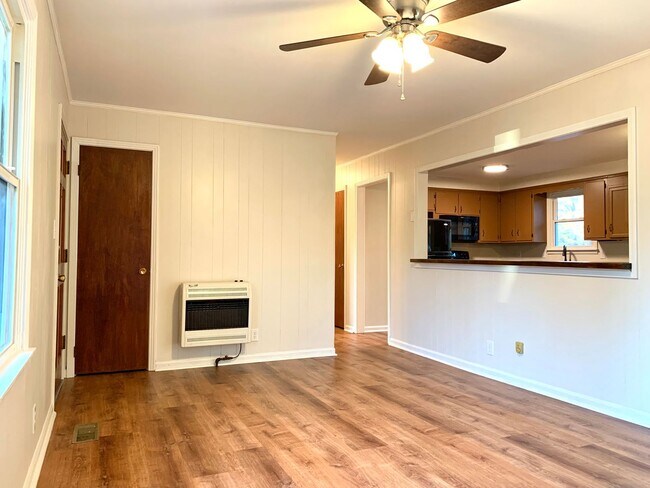 Building Photo - 321 Clearview Dr