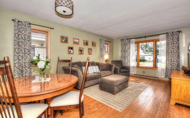 Building Photo - 1913 N 118th St