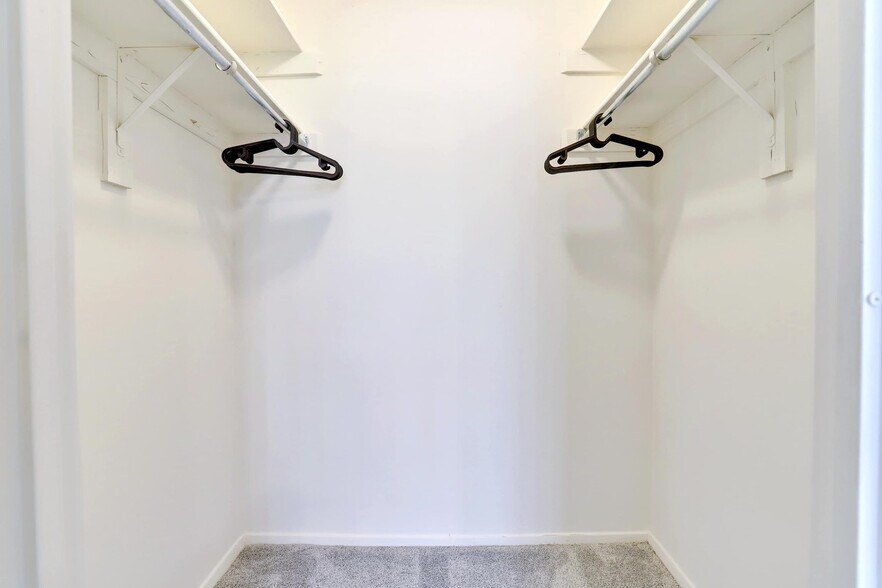 Building Photo - 2111 Richmond Hwy