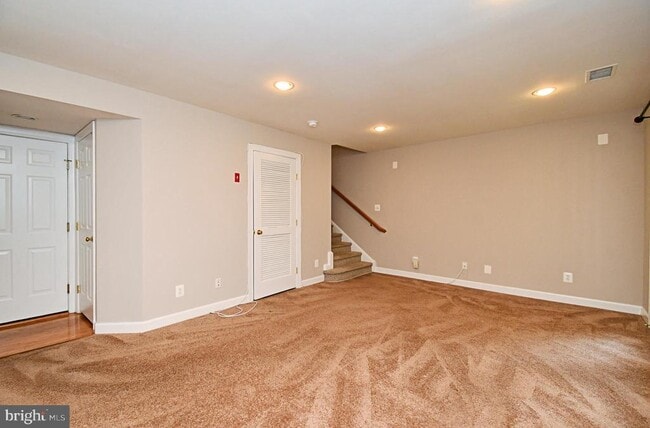 Building Photo - 2304 Lennon Ln