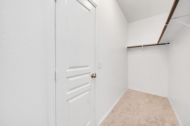 Building Photo - 14626 Sierra Garden Dr