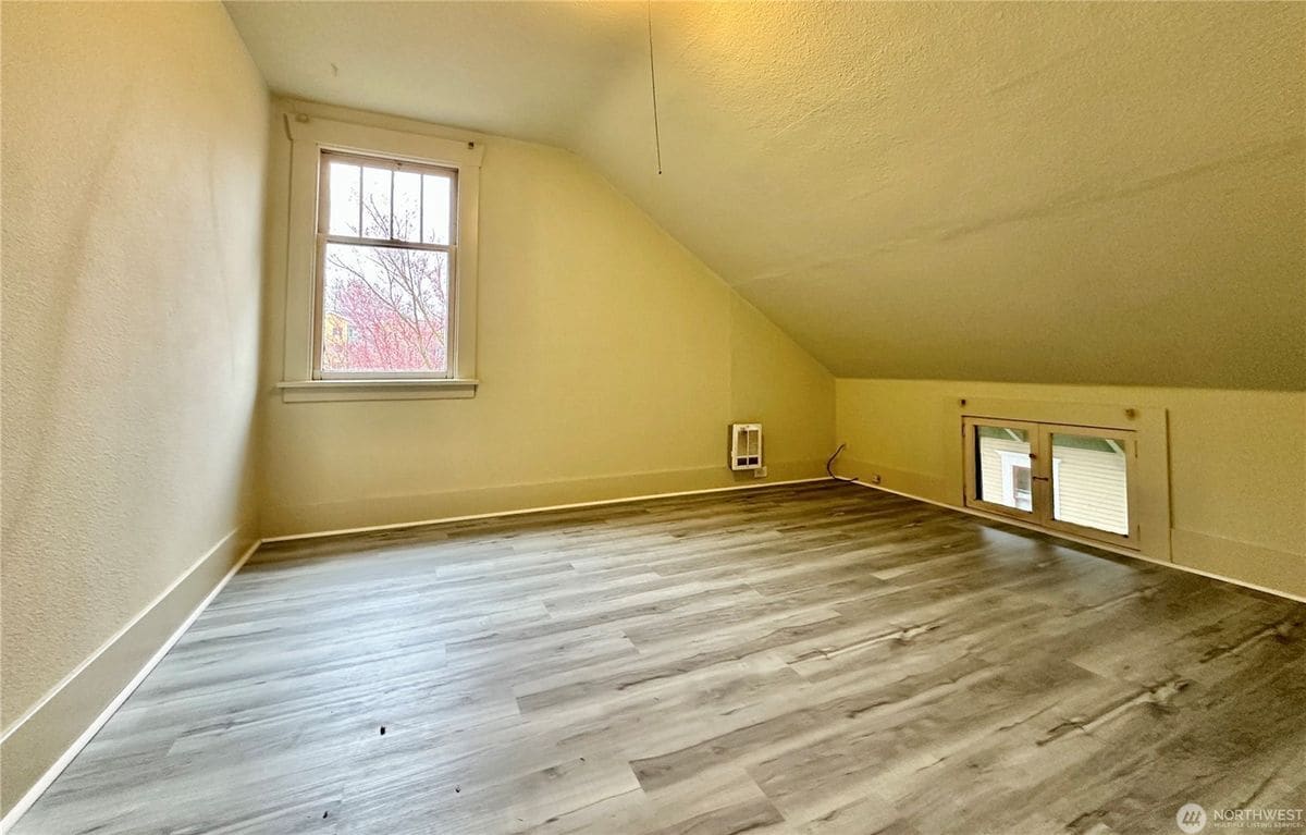 Building Photo - 112 Wells Ave S