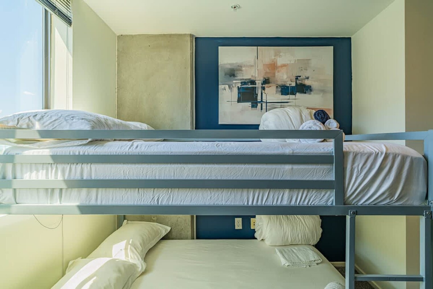 Building Photo - 333 E Roosevelt St