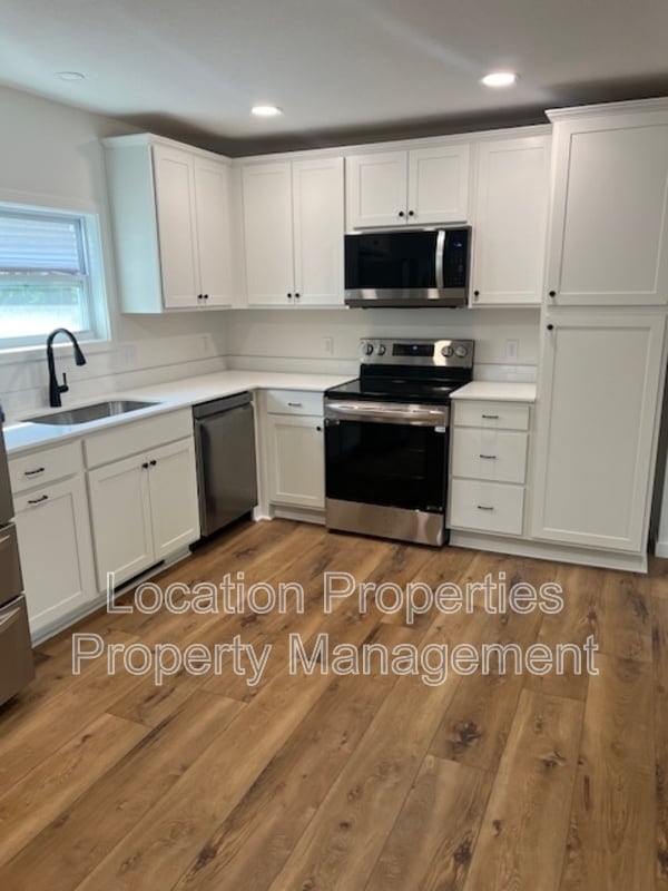 Building Photo - 1934 Emerald Dr