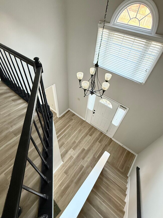 Building Photo - 1601 Willow Way