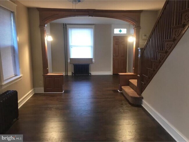 Building Photo - 4749 James St