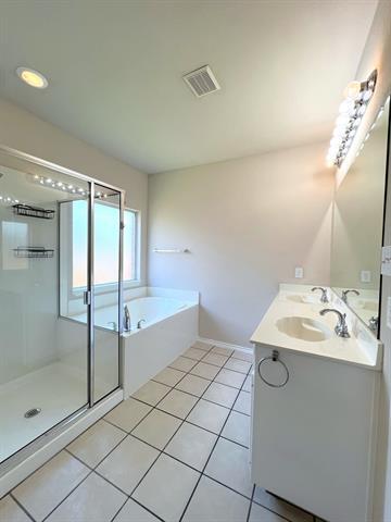Building Photo - 2128 Carlotta Dr