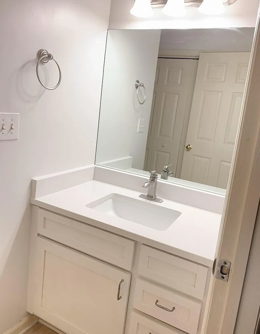 2nd bathroom - 648 Balfour Rd