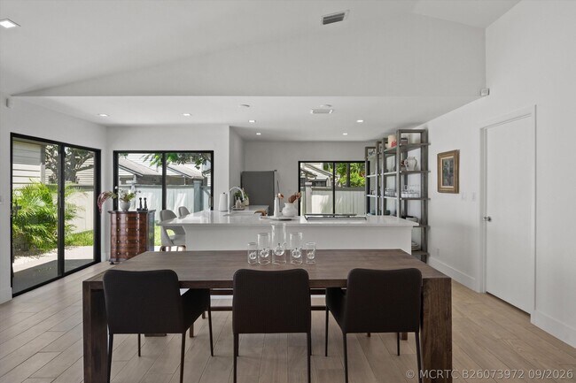 Building Photo - 2515 Bedford Mews Dr