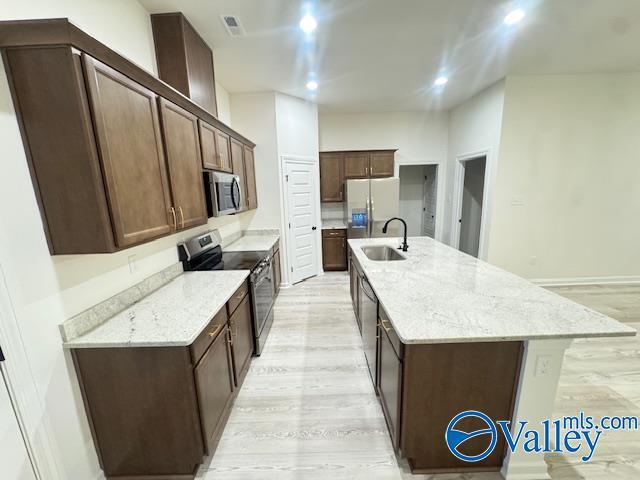 Building Photo - 206 James River Dr