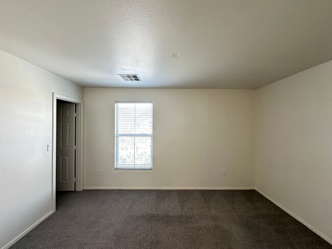 Building Photo - WARM SPRINGS TORREY PINES 10
