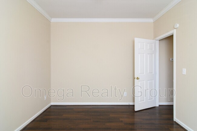 Building Photo - 503 Enclave Cir