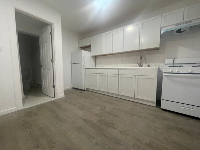 Building Photo - 811 High St