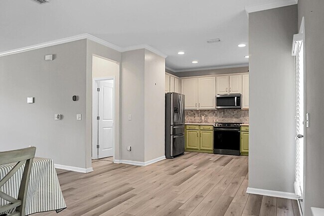 Building Photo - 243 Oglethorpe Cir