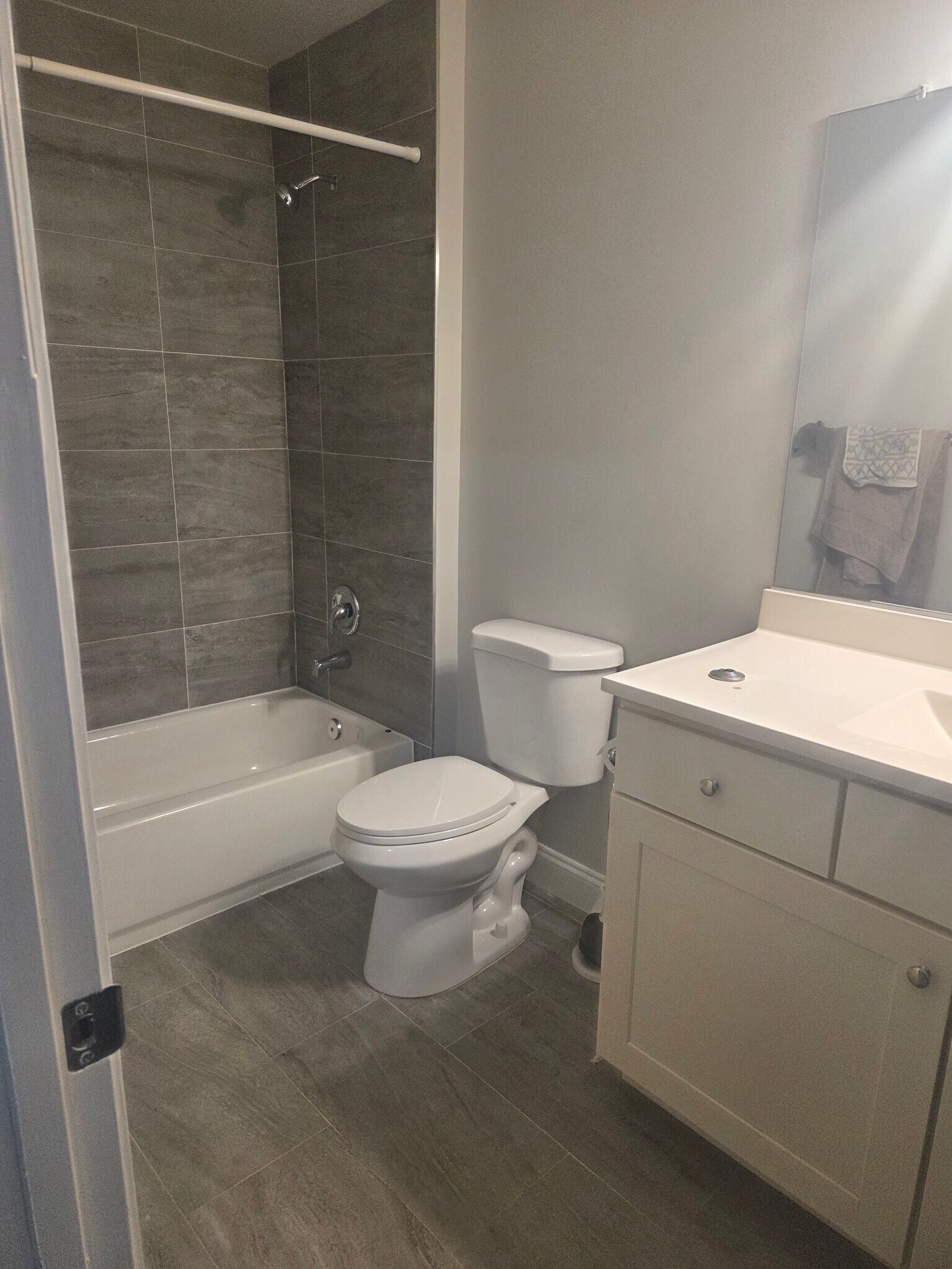 Building Photo - 825 N Fulton Ave