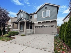 Building Photo - **Move-In Special** Stunning 5 bed, 2.5 ba...