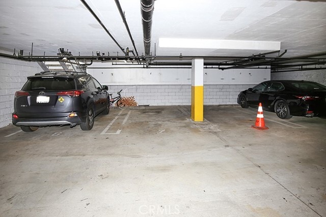 Building Photo - 223 N Adams St