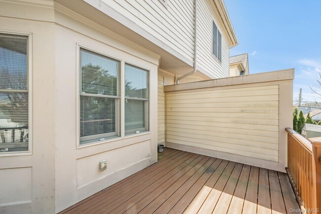 Building Photo - 85 Park Ave