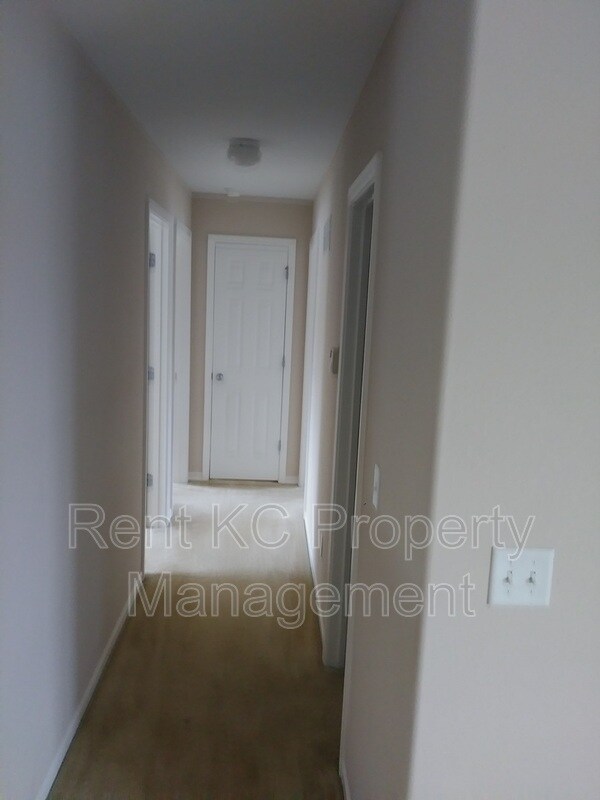 Building Photo - 11624 N Manning Ave