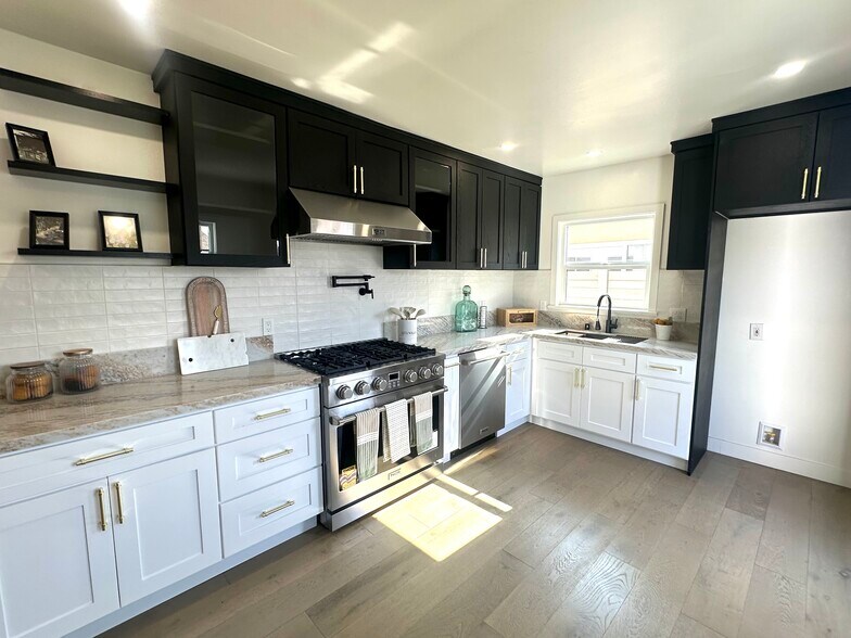 Building Photo - 16913 Covello St