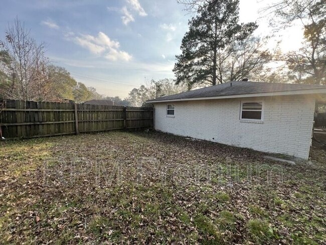 Building Photo - 41158 2nd Colonial St