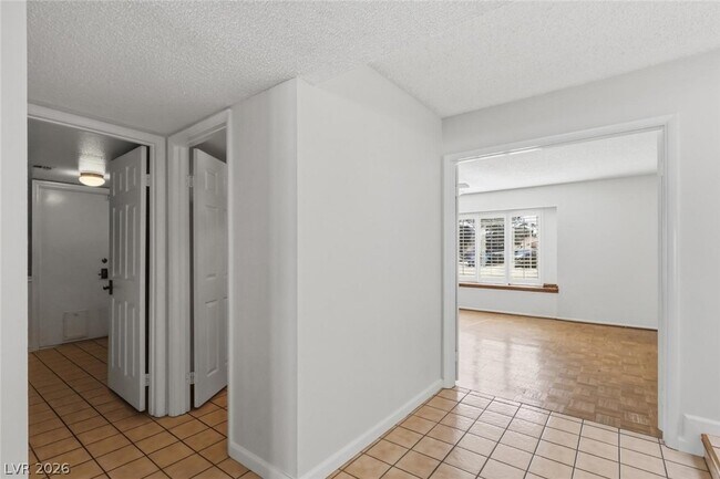 Building Photo - 3321 Basque St