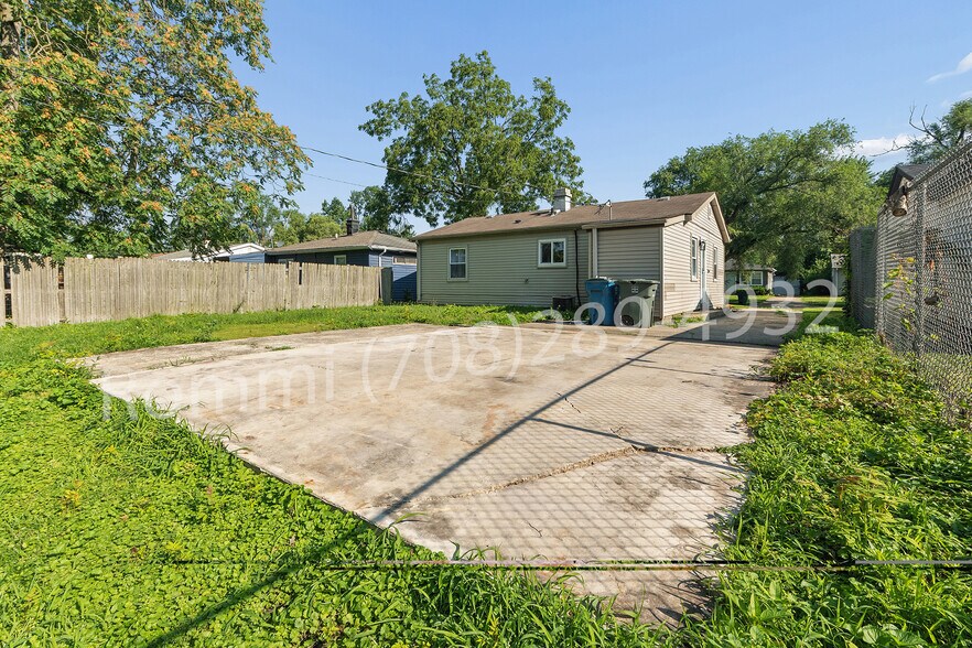 Building Photo - 3316 163rd St