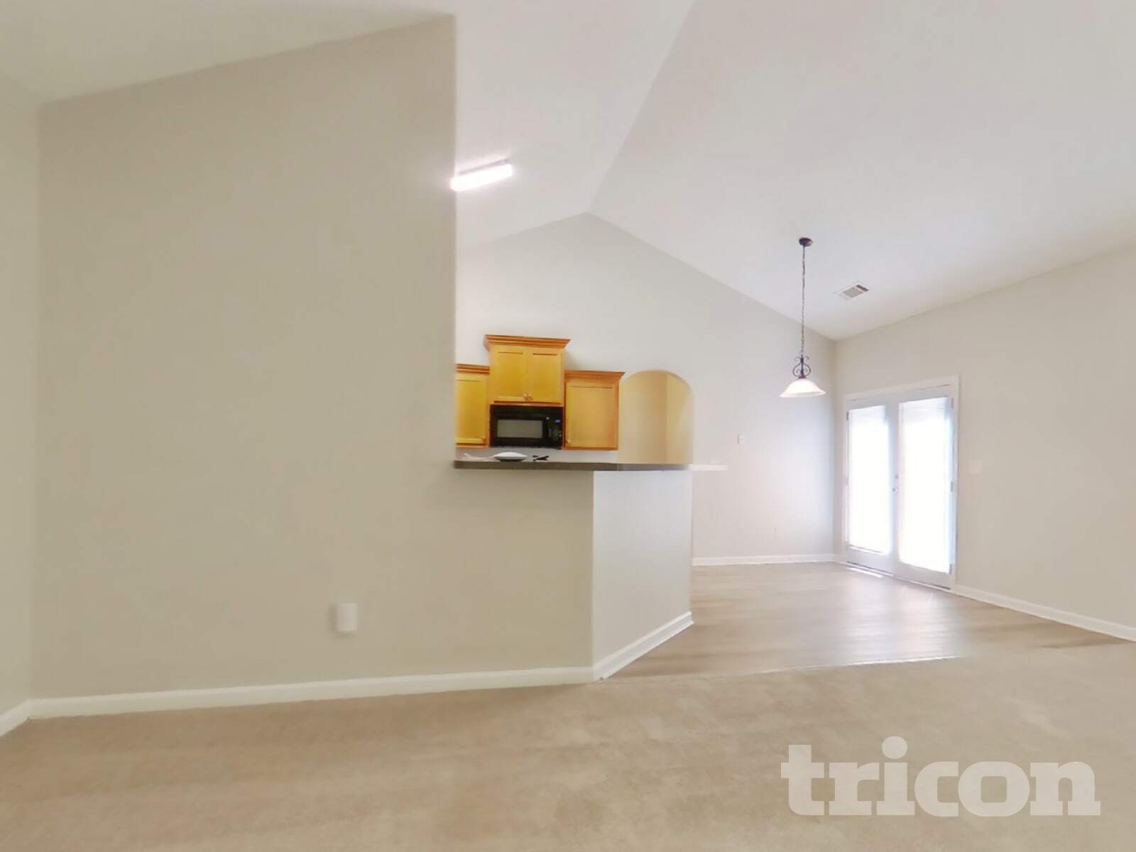 Building Photo - 5746 Lakeside Dr