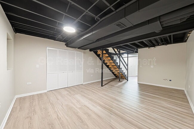 Building Photo - 1244 Pine Grove Ave