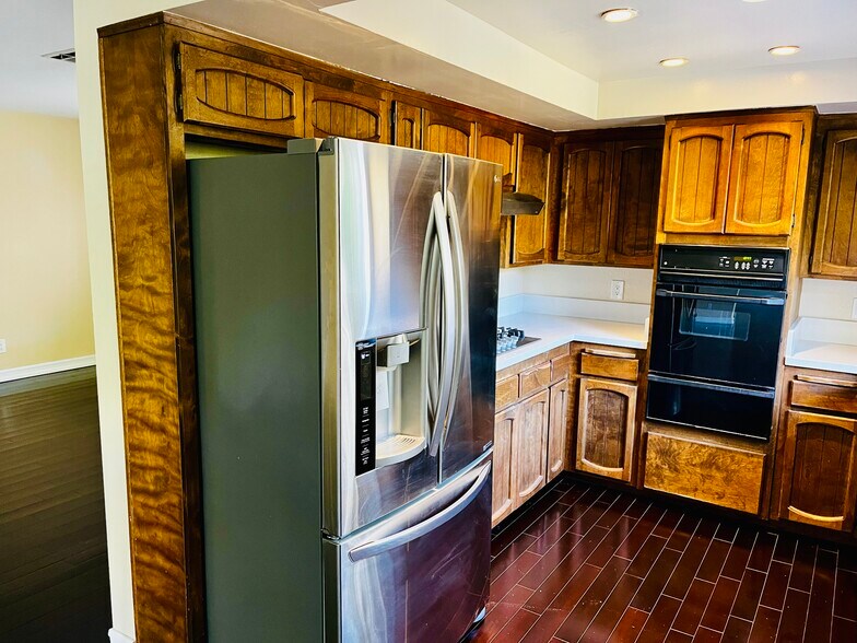 Building Photo - 1731 Harriman Ln