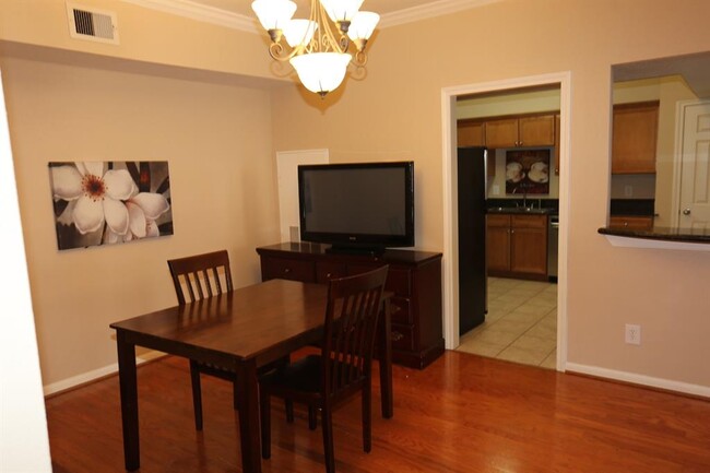 Building Photo - 2255 Braeswood Park Dr