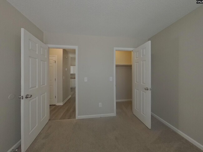 Building Photo - 136 Westport Dr