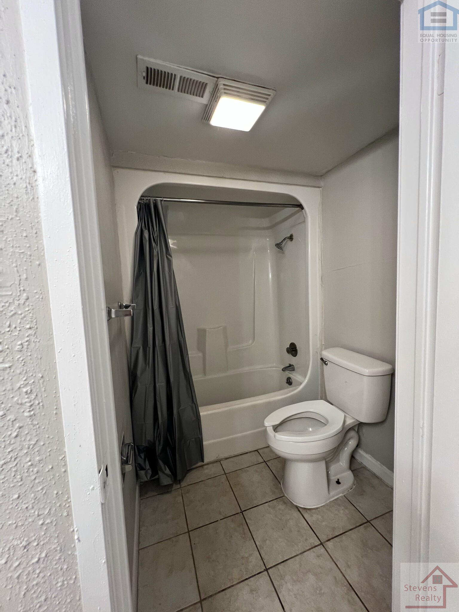 Building Photo - 915 S Seminole Dr