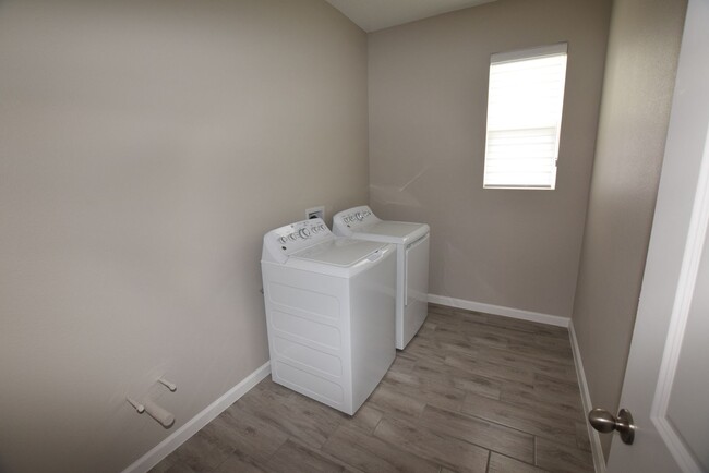 Building Photo - 8096 Cherrystone St
