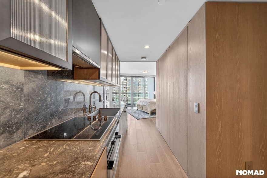 Building Photo - 1000 Auahi St