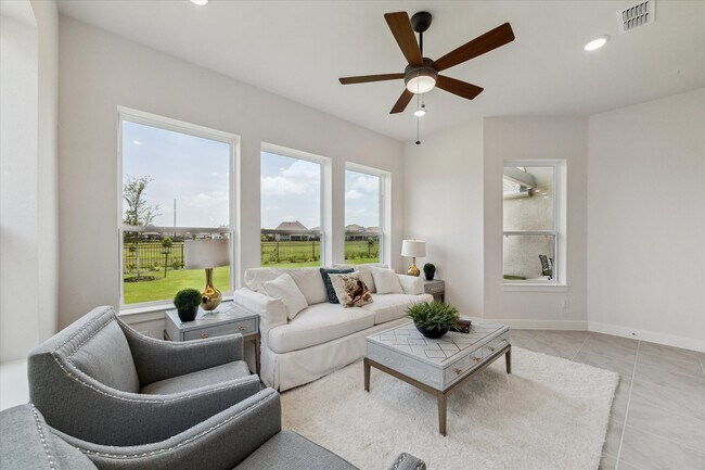 Building Photo - 407 May Meadow Ln