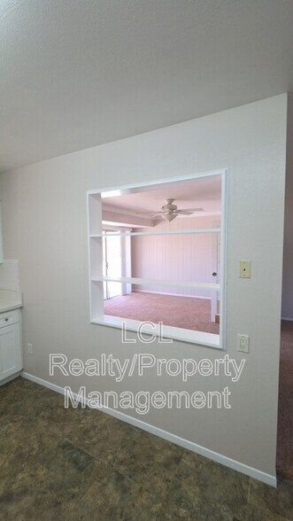 Building Photo - 27131 Pinehurst Rd