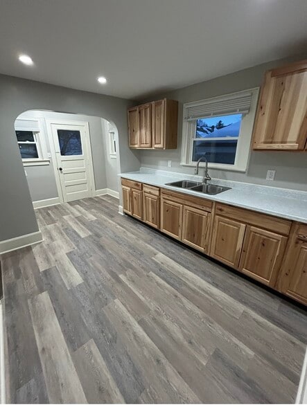 Building Photo - 2215 Morgan St