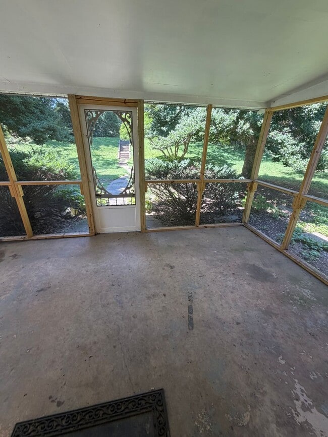 Building Photo - 4220 Araby Church Rd