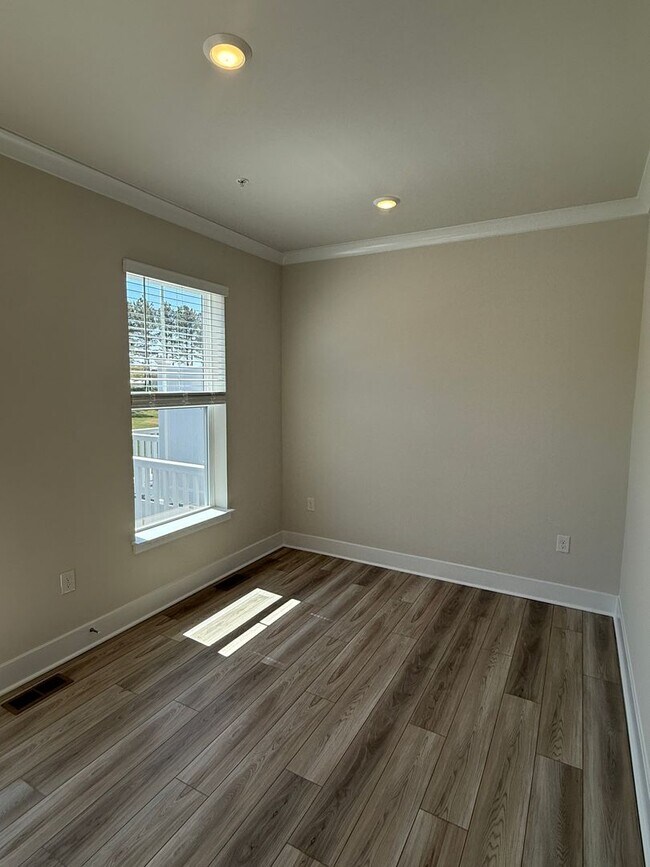 Building Photo - New Townhome Near Route 50 & Downtown Cambridge- RENT SPECIAL Free 2nd Months Rent