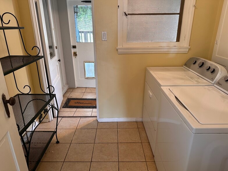 laundry - 25 Lowell Ave