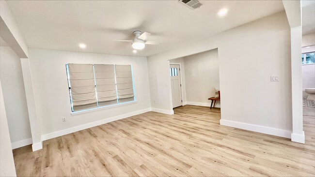 Building Photo - 513 Santa Clara Rd