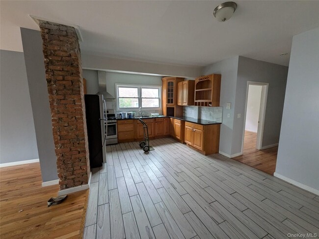 Building Photo - 20 Blauvelt Ave