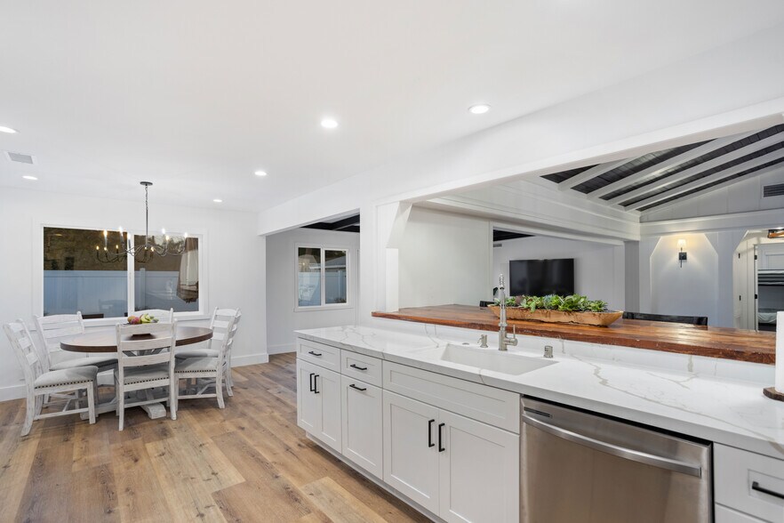 Building Photo - 19119 Ingomar St